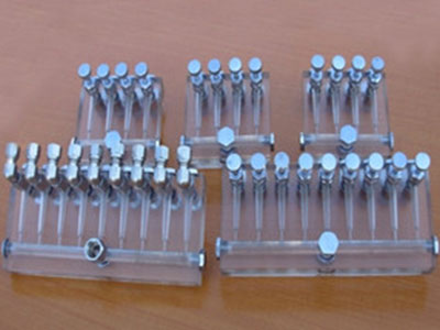 自動(dòng)吸盤(pán)器